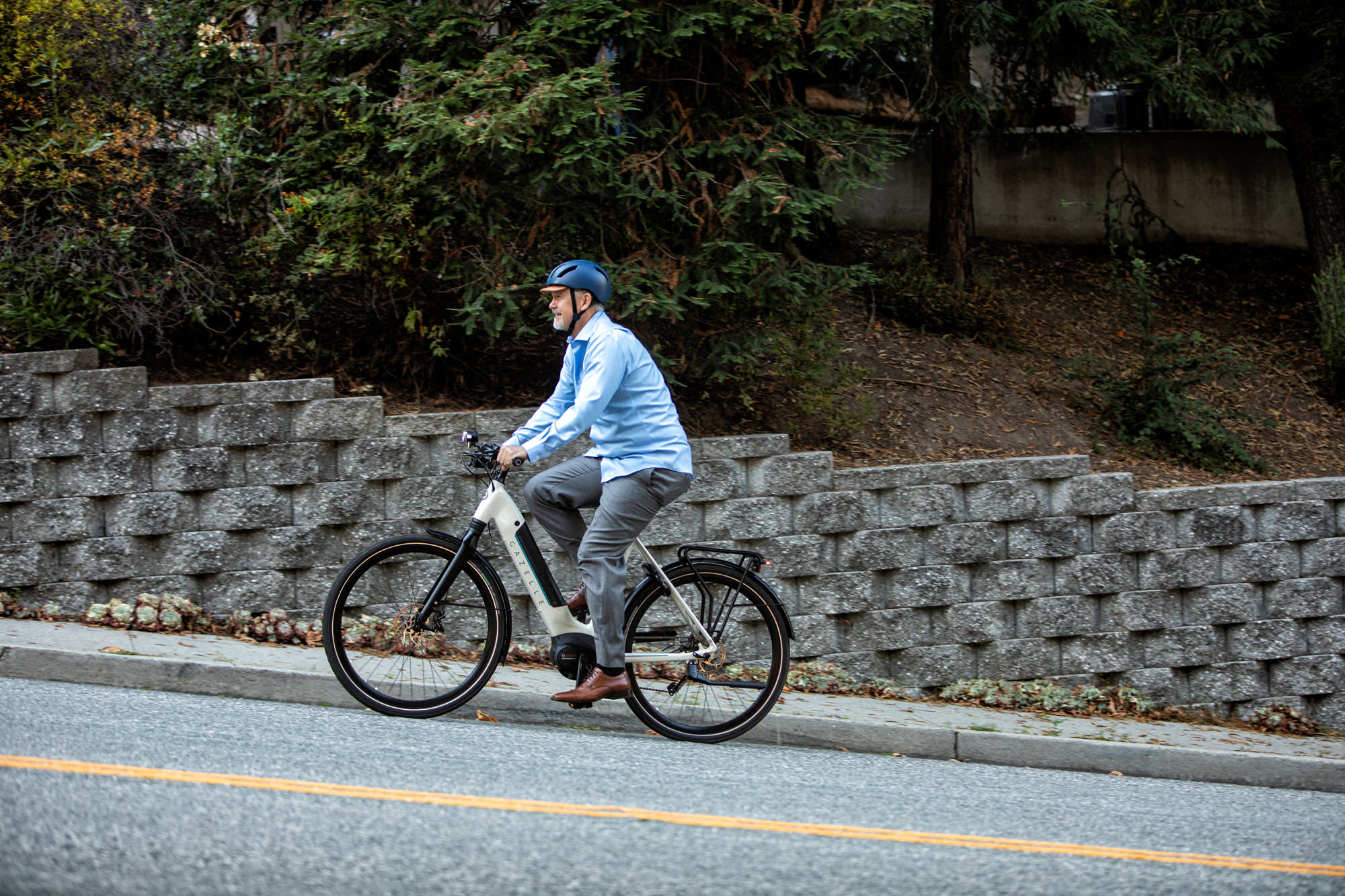 senior rider on a gazelle electric bike